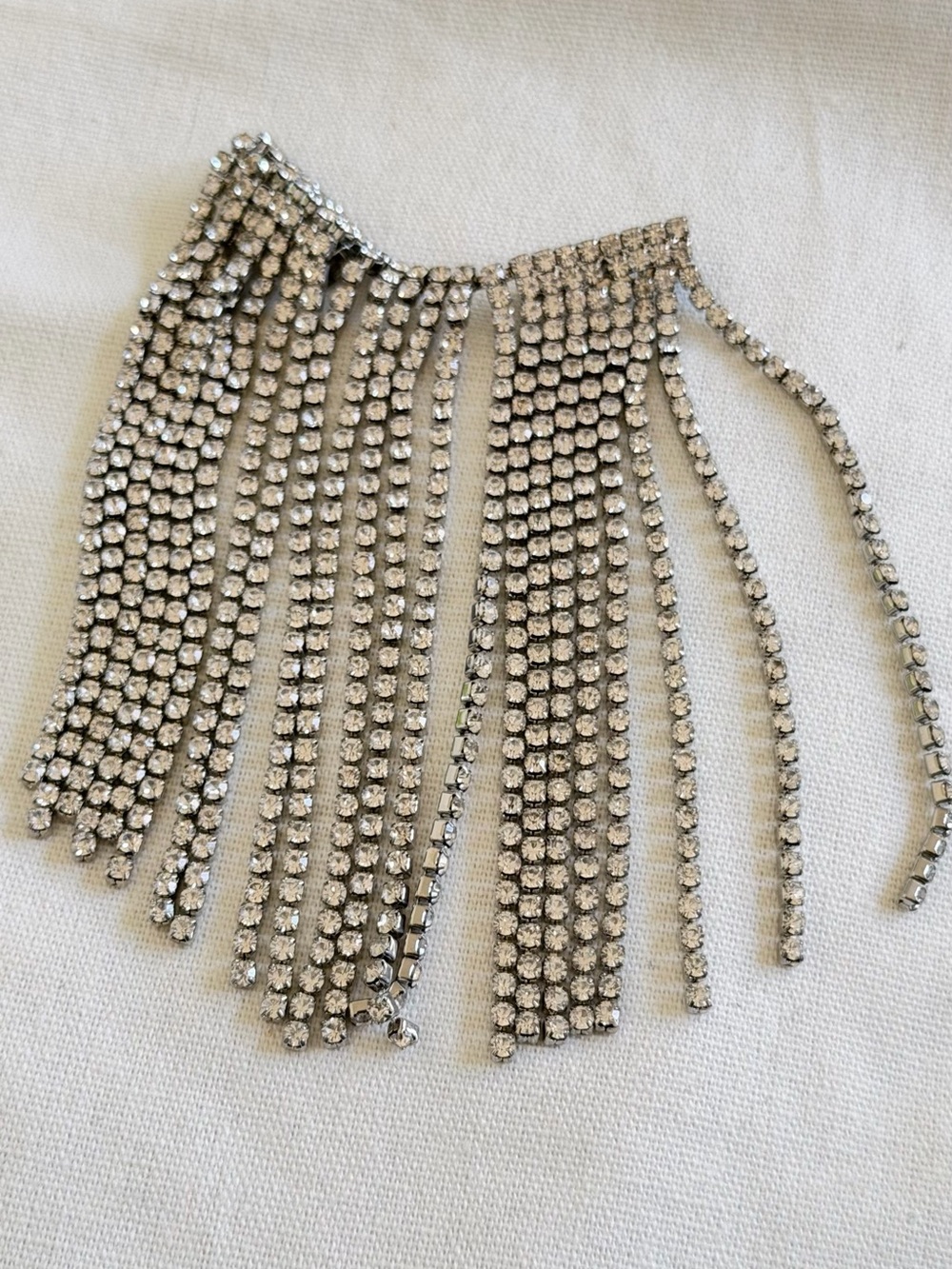 WORE ONCE. Diamond rhinestone fringe cascade brooch - Picture 3 of 3